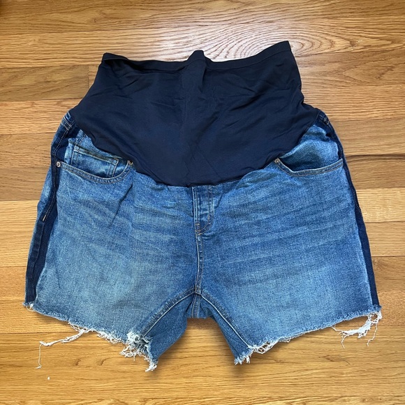 Old Navy Pants - Old Navy Maternity Jean Shorts Size 16